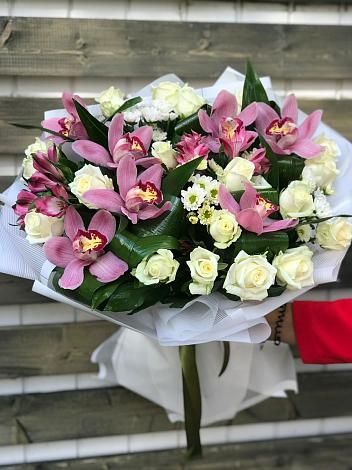 Букет цветов из: Розы и Хризантемы в Колпне