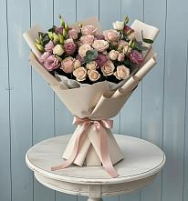Букет цветов из:  Розы и Лизиантусы в Колпне
