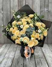 Букет цветов из:  Розы и Лизиантусы в Колпне