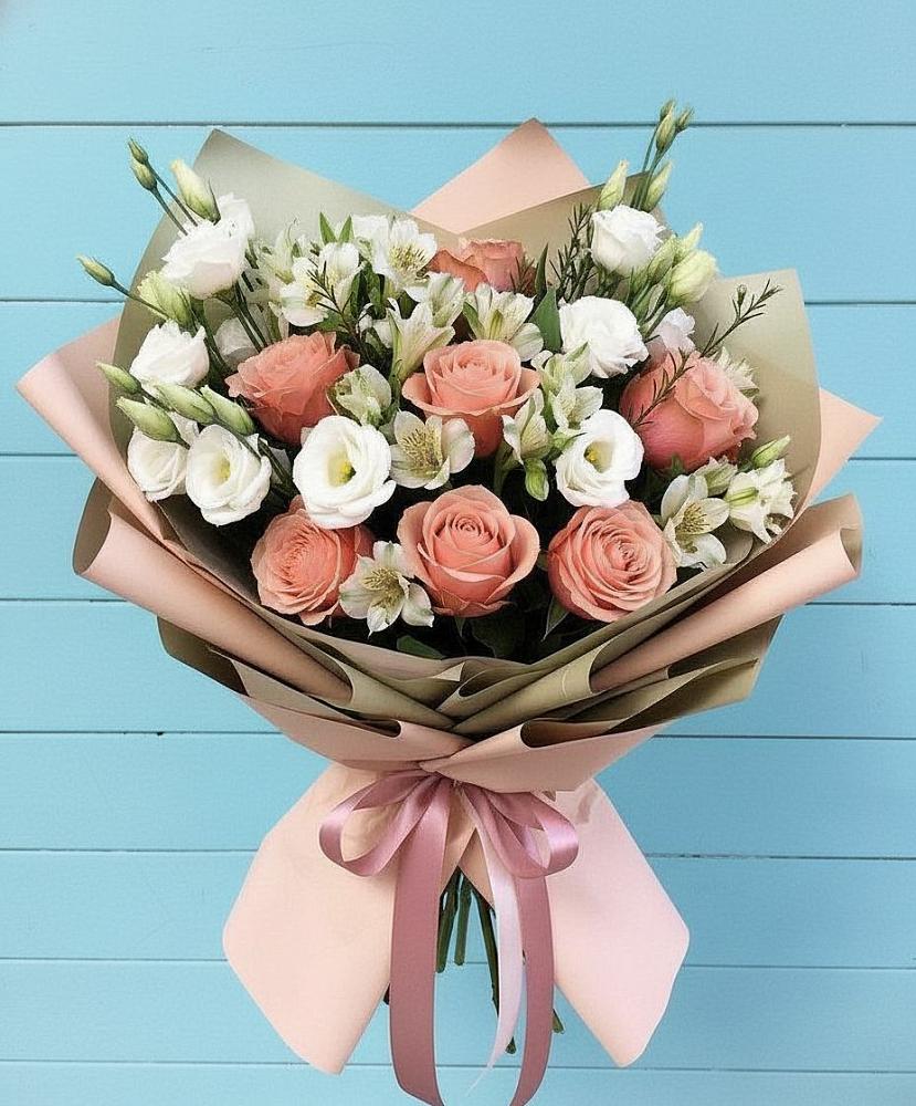 Букет цветов из: Розы, Альстромерии и Лизиантусы в Колпне
