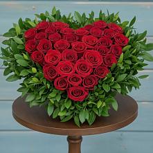 Цветочная композиция из Розы в виде сердца в Колпне