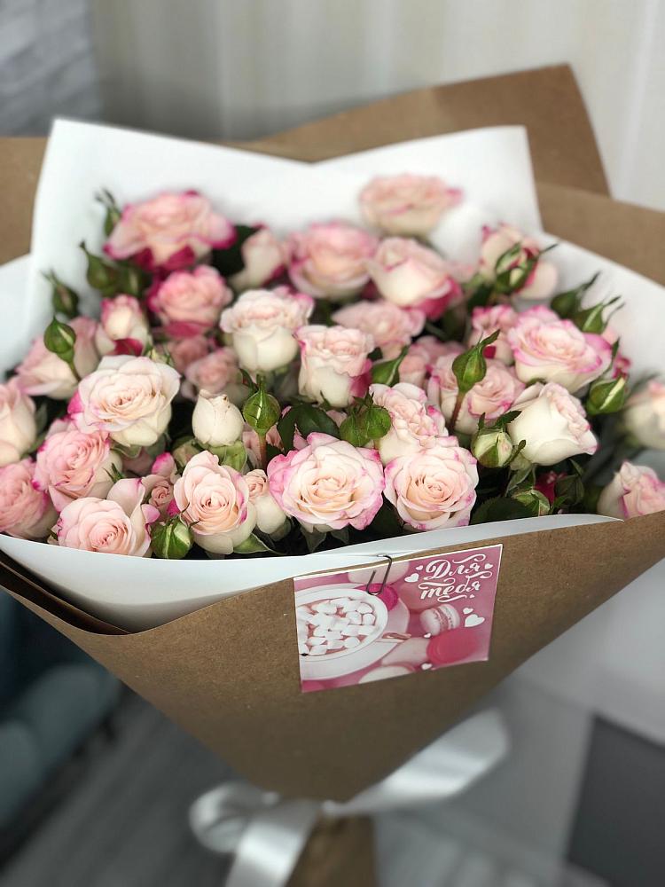 Букет цветов из: Розы в Колпне