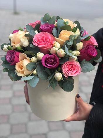 Цветочная композиция из Розы в шляпной коробке в Колпне