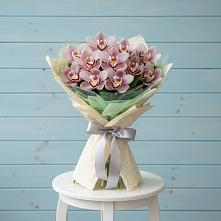 Букет цветов из:  Орхидеи и Розы в Колпне