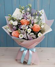 Букет цветов из:  Лизиантусы, Розы, Альстромерии и Гипсофила в Колпне