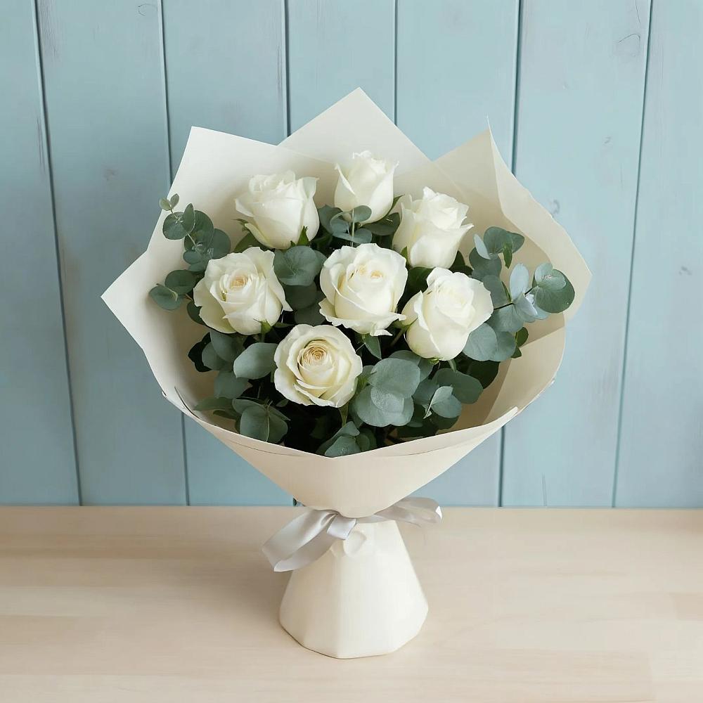 Букет Белые розы в Эвкалипте в Колпне