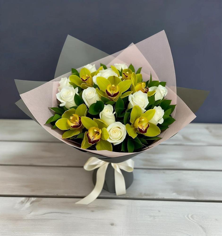 Букет цветов из: Орхидеи и Розы в Колпне