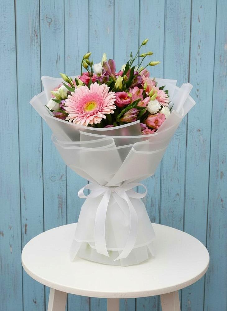 Букет цветов из: Герберы, Альстромерии и Лизиантусы в Колпне