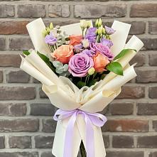 Букет цветов из:  Лизиантусы и Розы в Колпне