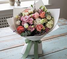 Букет цветов из:  Розы, Лизиантусы и Гвоздики в Колпне