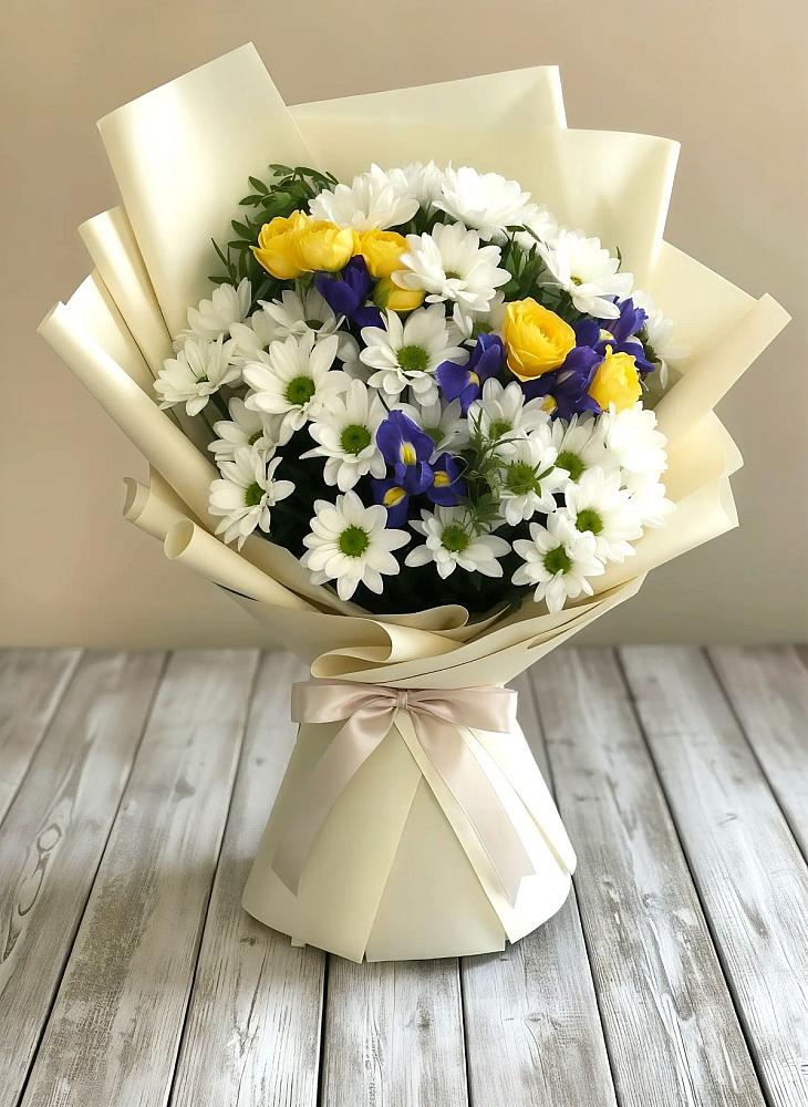 Букет цветов из: Ирисы, Хризантемы и Розы в Колпне