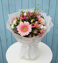 Букет цветов из:  Герберы, Альстромерии и Лизиантусы #REPLACE_PRED# Колпне