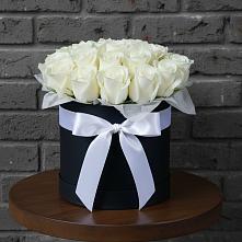 Цветочная композиция из Розы в шляпной коробке в Колпне